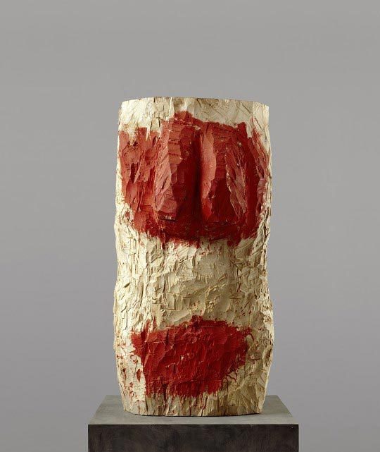 Männlicher Torso / Torse masculin, 1993, Tilleul et dispersion, 155 x 77 x 79 cm, Staatliche Museen zu Berlin, Nationalgalerie,, Collection Marx, Berlin, Photo : Jochen Littkemann, Berlin, © Georg Baselitz