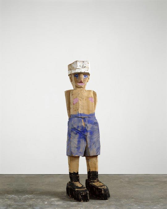 Meine neue Mütze / Ma nouvelle casquette, 2003, Cèdre et peinture à l’huile, 310,5 x 83,5 x 107 cm, Essl Museum, Klosterneuburg (Vienne), Photo : Jochen Littkemann, Berlin © Georg Baselitz