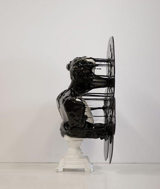 Nick Van Woert, Ghost, 2009, buste en plâtre et plastique, 45 x 38 x 18 cm © Nick Van Woert