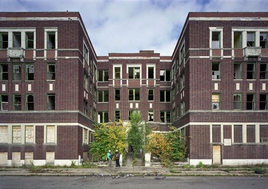 Rich-Dex Apartments, © Yves Marchand et Romain Meffre, The Ruins Of Detroit