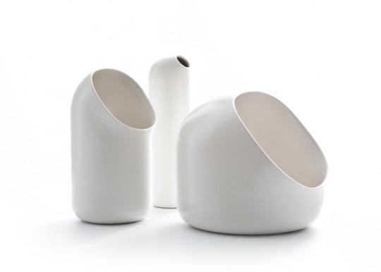 Ionna Vautrin, Ô, collection de vase, carafe et corbeille pour Moustache, 2011, terre cuite