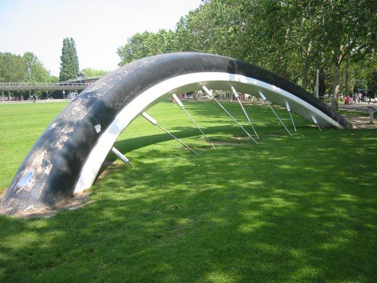 Claes Oldenburg, roue, sculpture