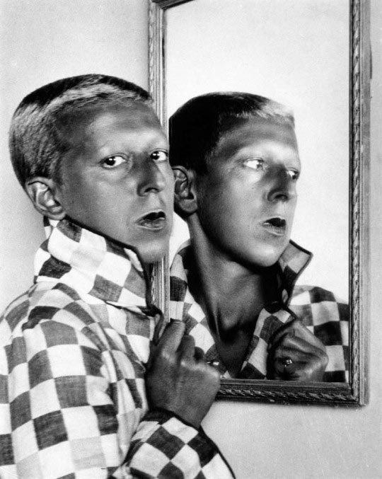 Claude Cahun, Autoportrait, vers 1929, Collection Neuflize Vie, Photo Andre Morin