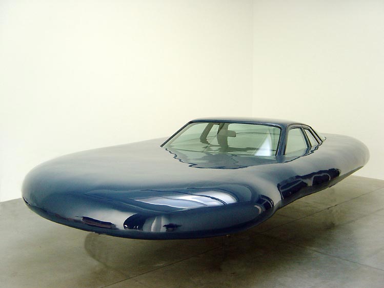 Erwin Wurm, UFO, 2006