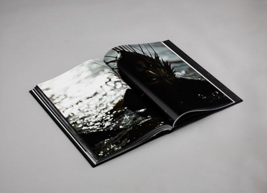 Photographie du livre « Myths » de Rankin et Damien Hirst Ben Jeffery
