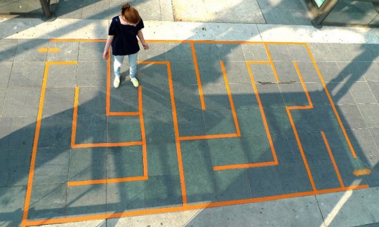 Florian Rivière, Labyrinthe - Dalles, Spielplatz, février 2011