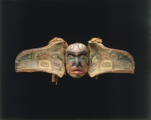 Masque à transformation, musée du quai Branly, photo Hughes Dubois