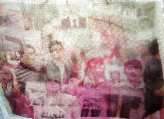 Poline Harbali, manifestations atemporelles à Damas, impression sur textile brulee au fer et superposition, 2012