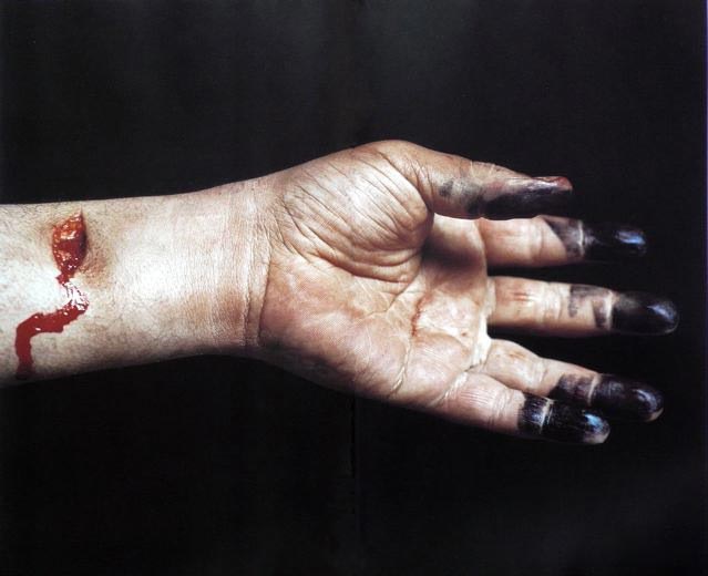 Andres Serrano, Knifed to death