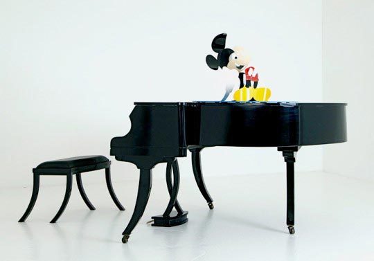 James Hopkins, Wibbly Wobbly Boogle Woogle and Melting Mickey, 2005 160 x 150 x 140 cm