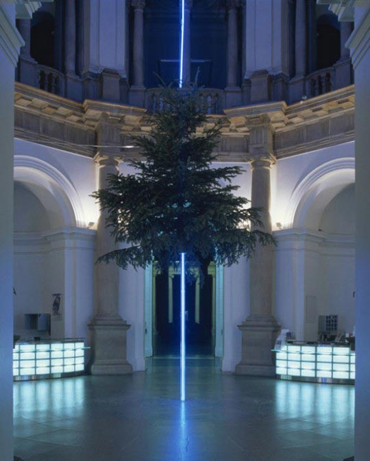 Catherine Yass, Tate Britain Christmas Tree, 2000