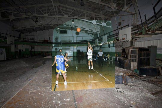 Detroit Urbex, Superposition entre un match de basket de 1988