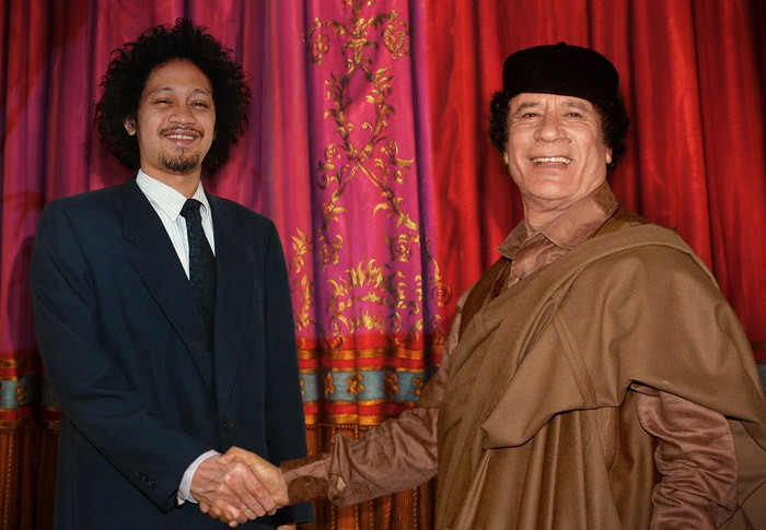 Agan Arahap avec Khadafi 