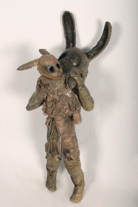 Paul toupet, Porte-moi au ciel, 2012, papier mâché et technique mixte.