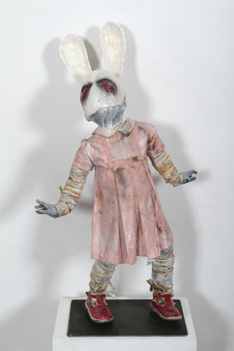 Paul Toupet, Rose, 2014, papier mâché et technique mixte. 