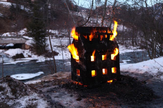 Aron Demetz, Tragedia dell' Univocitá, Carbonized Wood